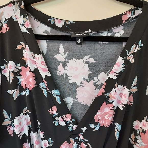 Torrid MINI STUDIO KNIT Black Floral SKATER DRESS in Size 2 - Picture 5 of 11